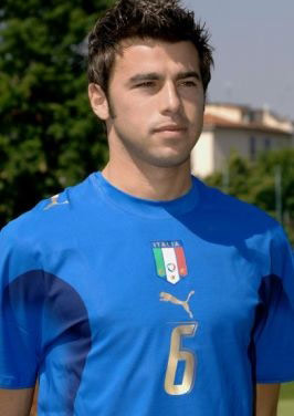 UP战队官宣：Smlz即日起正式成为自由人。